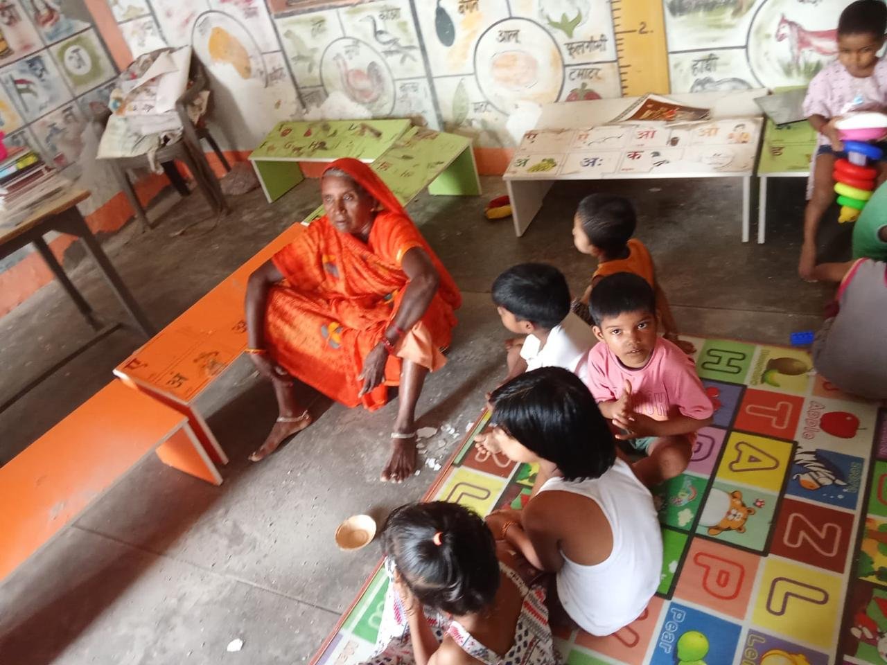 Group interaction with elderly women